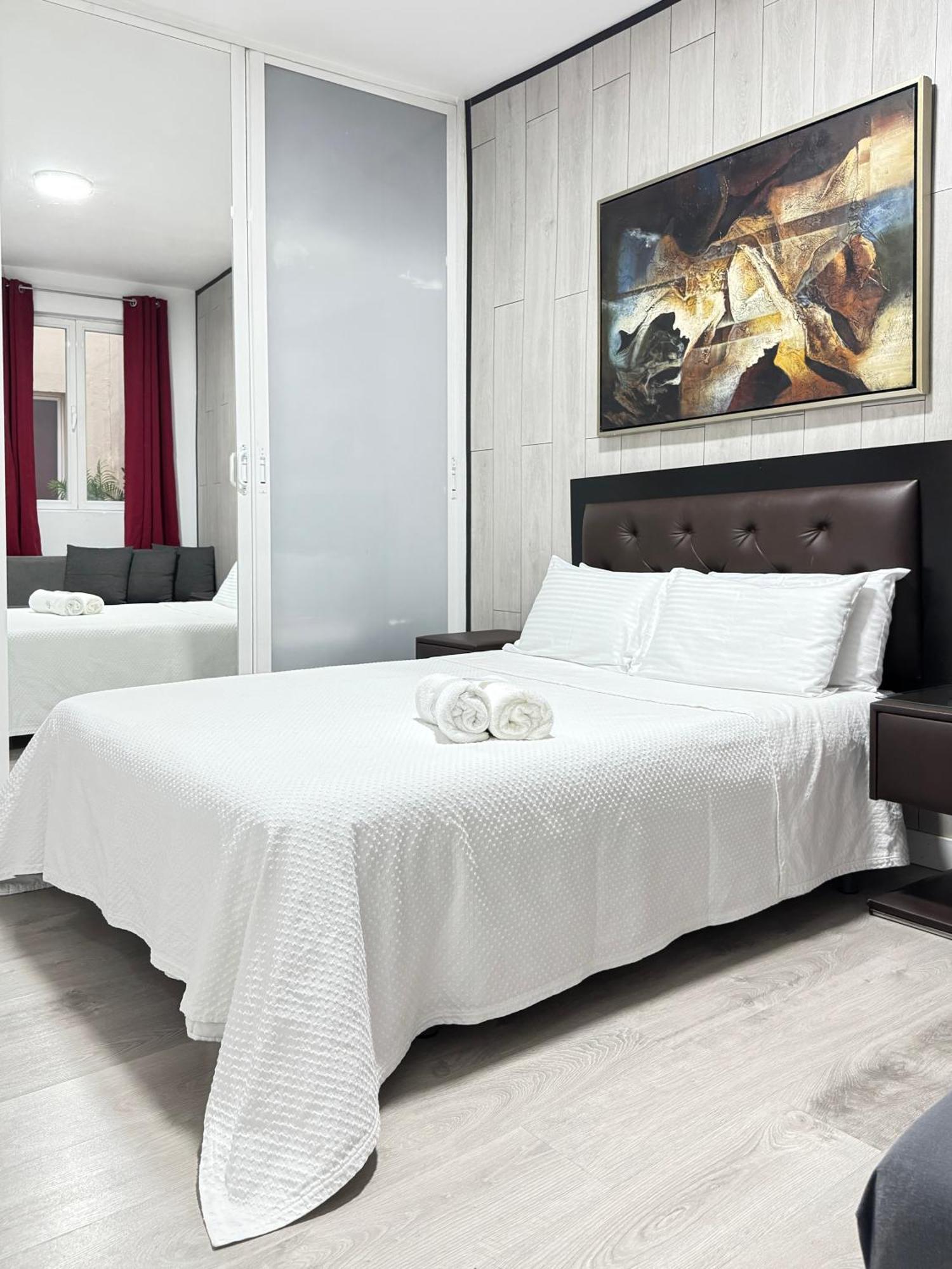 Apartamentos Day Madrid Gran Via Centro Sol Malasana Exterior photo